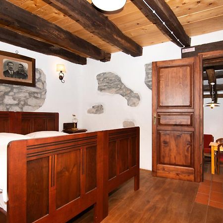 Apartments Valentinus 1800 Сежана Екстер'єр фото