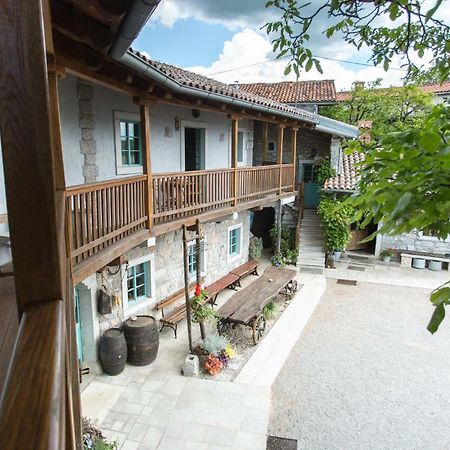 Apartments Valentinus 1800 Сежана Екстер'єр фото