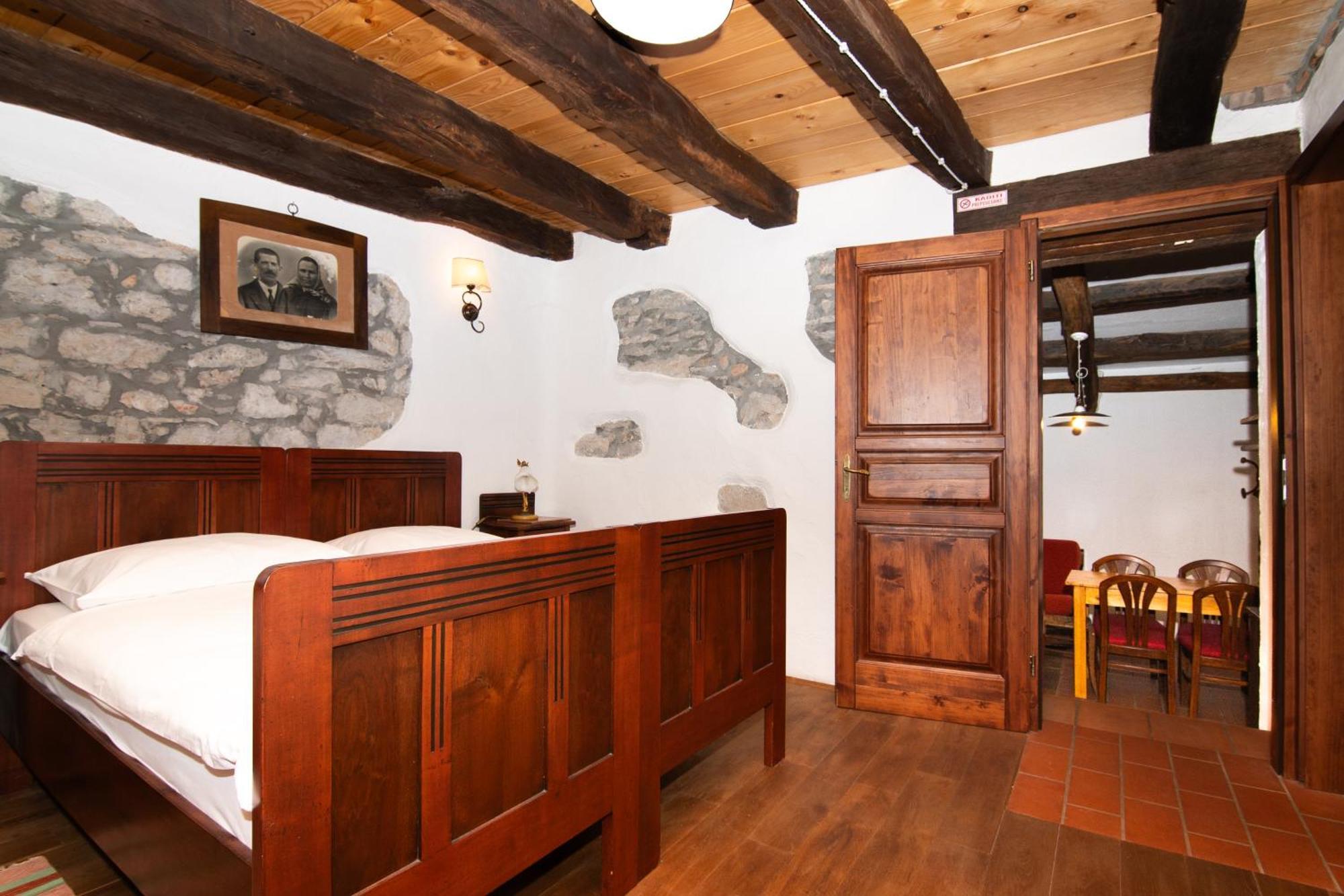 Apartments Valentinus 1800 Сежана Екстер'єр фото