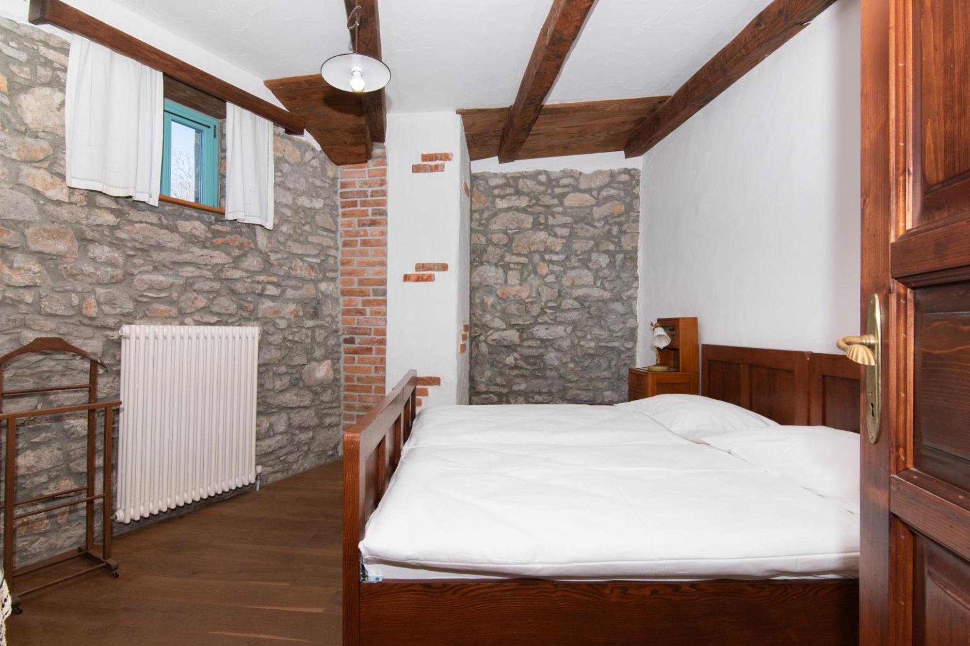 Apartments Valentinus 1800 Сежана Екстер'єр фото