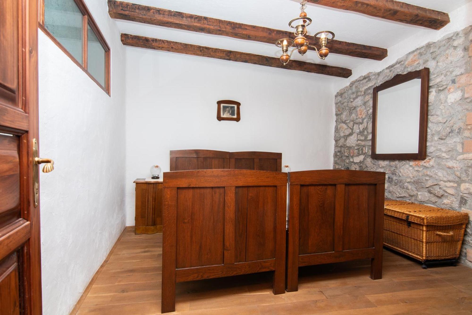Apartments Valentinus 1800 Сежана Екстер'єр фото